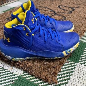 Boys Size 3.5 - Under Armour Jet 2021